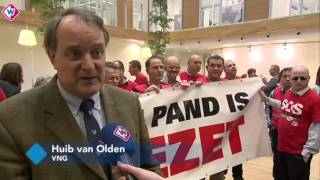 Demonstranten bezetten kantoorpand VNG in Den Haag [upl. by Imoen]