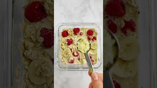 Baked Oatmeal  Gesundes Meal Prep Rezept [upl. by Nylekoorb649]