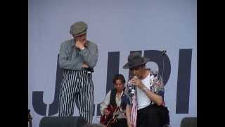 DEXYS MIDNIGHT RUNNERS  This Is What Shes Like  Parkpop  30062013 [upl. by Andriana307]