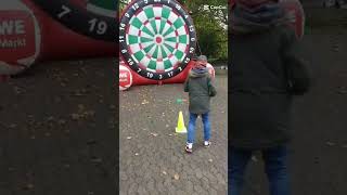 Hannover 96 vs Schalke 04 Fussballchallange fussballdart bullseye football hannover96 schalke04 [upl. by Jaymie935]