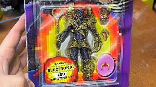 The NEW Ultimate Alien Hunter Predator action figure by NECA [upl. by Hamrah]