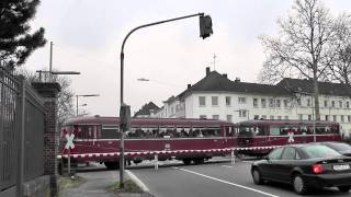 Bahnübergang quotHofstraßequot Mönchengladbach  DGEGSonderfahrt mit Schienenbus [upl. by Griggs]