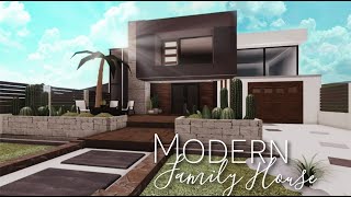 ROBLOX  BLOXBURG Modern Family House 80k [upl. by Joelynn]