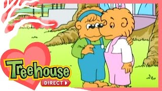 The Berenstain Bears Hug and Make Up  Big Road Race  Ep 32 [upl. by Jozef]