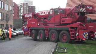 Hijskraan van brandweer zit vast in het gras [upl. by Yekram]