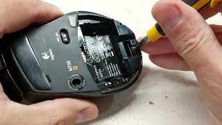 Cleaning a Logitech M705 mouse that had batteries leak inside [upl. by Anaiv]