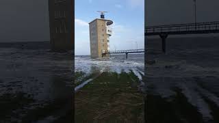 Cuxhaven Hochwasser Sturmflut 2022  Überschwemmung am Radarturm [upl. by Aleafar985]