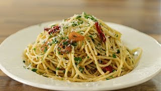 Spaghetti Aglio e Olio Recipe [upl. by Eyram]