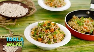 बालीॅ खिचड़ी Barley Khichdi by Tarla Dalal [upl. by Tuinenga699]