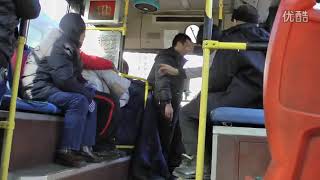 Dumbo跟拍 沈阳公交上的争吵Quarrel on Shenyang bus [upl. by Bohner]