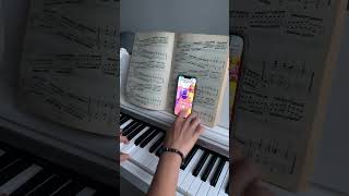 Playing piano with subway surfers piano keşfet pianocover pianomusic music [upl. by Casey]