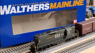 Walthers Mainline Pennsylvania 7048 GP9 Phase II quotThe Horseshoe Curve Enginequot review deep dive [upl. by Azelea790]