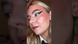 Easy Halloween Eyeliner Tutorial for the spooky girlies graphiceyeliner halloweenmakeuplook [upl. by Galang716]