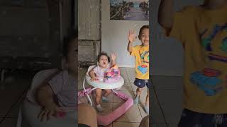 El burbujeo funybaby funny bebe funnyclips bebecitos play [upl. by Waldos157]