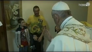 PapaFrancesco si fa quotparrocoquot a Ostia [upl. by Weissmann]