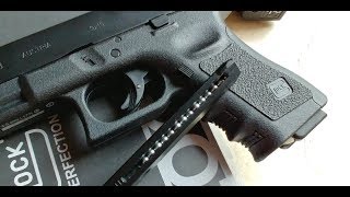 Shooting the Glock 19 steel BB Air Gun by Umarex [upl. by Nesnar]