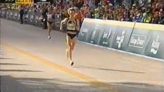 Deena Kastor WINS  2005 CHICAGO MARATHON [upl. by Lyrradal221]