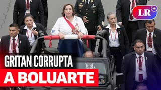 Gritan “CORRUPTA” a DINA BOLUARTE en DESFILE MILITAR y ella responde “TU MAMÁ”  LR [upl. by Kalie]