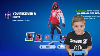 Gifting My 10 Year Old Kid NEW FNCS Skin Bundle amp Unlocking NEW Free Fortnite Battle Pass Skin Style [upl. by Nappie]