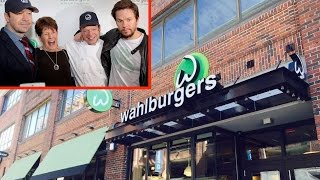 Wahlburgers Fenway Park Wahlburgers Review Wahlburgers Restaurant [upl. by Aihsi]