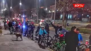 Con pedaleo nocturno los ciclistas continúan exigiendo ciclovías en San Antonio [upl. by Stead]