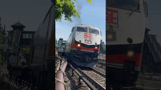 Metro North New Haven heritage having engine trouble at Tarrytown heritageunit train railfan [upl. by Chem609]