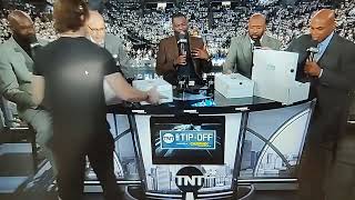 Ernie Johnson of Inside the NBA rocking a pair of patent leather Jordans before WCF game 1 on TNT [upl. by Akihsan]