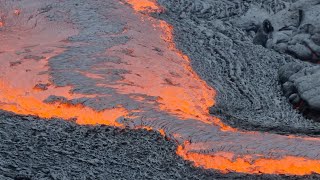 THOLEIITIC BASALT LAVA makes up much of the ocean crust and ALL OF MOONS BASALT 280821 [upl. by Isidore]