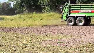 Etablir une prairie naturelle par la méthode « fleur de foin » Juin 2014 [upl. by Acinok592]