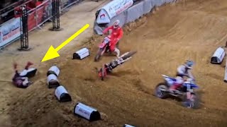 HEARTBREAKING MOMENT FOR JETT LAWRENCES FANS 😭💔 Jett Lawrence Crashes Hard at Paris Supercross [upl. by Adas104]