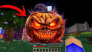 NOS ATACA UNA CALABAZA GIGANTE EN MINECRAFT TROLL 😱 [upl. by Barbaresi]