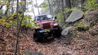 Jeep TJYJ rocky hill climb Dana 35 abuse Driver has heavy foot [upl. by Chance]