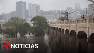 Las noticias de la mañana martes 21 de noviembre de 2023  Noticias Telemundo [upl. by Sivrahc10]