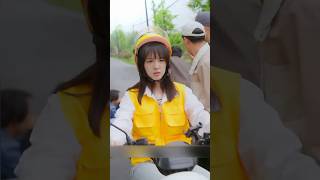 ईट से Car 🚗 को तोड़ दिया  🥰💞 love chinesedrama lovestory shortvideo ckdrama trending shorts [upl. by Namwob904]