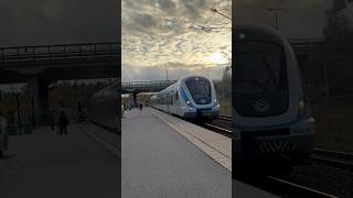 X60 pendeltåg ankommer Huddinge [upl. by Marcos889]