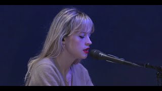 Angèle chante en live quotTout oublierquot sur Europe 1 [upl. by Anel]