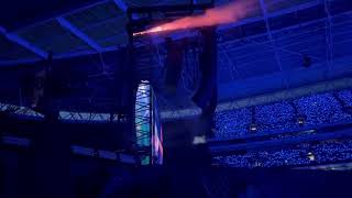 Coldplay cover quotJiggle Jigglequot by Duke amp Jones and Louis Theroux at Wembley show [upl. by Neyugn]