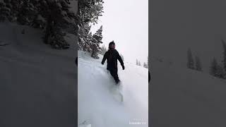 Powder Day powderday snowboardseason snowboarding snowboardingwomen womensnowboarding [upl. by Einor578]