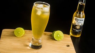 Cómo Preparar una Michelada coctel de cerveza Corona [upl. by Volnak]