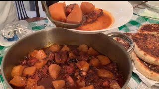 Polvo Guisado com Batata para os Filhos e mostrando como Limpar o Polvo [upl. by Sirrad]