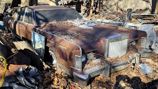 ROTTING 70s Lincoln Continental Sitting 30 Years WILL IT RUN  NNKH [upl. by Alyakcm]