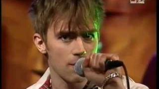 Blur live performing quotParklifequot on Ray Cokes Part 1 of 2 [upl. by Naquin]