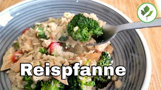 Reispfanne mit Hähnchen und Brokkoli 👉 Einfach günstig kochen [upl. by Karilla843]