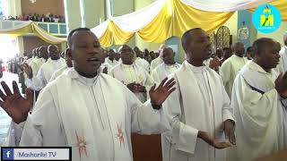 Burundi Raba Umunezero muri Regina Mundi mu nkuka ya misa yUmunsi mukuru wAbasaserdoti [upl. by Maharg165]