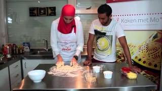 Koken met Mo Academy  Recept Mini calzones [upl. by Nujra432]