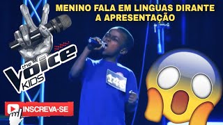 MENINO CANTA E FALA EM LINGUAS ESTRANHAS DURANTE APRESENTAÇÃO EM SHOW DE CALOURO VEJAM 😲 [upl. by Lerred]