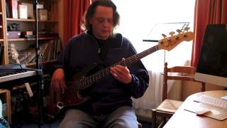 Fender Jazz Bass with flatwound strings 1962 vintage preCBS [upl. by Ander176]