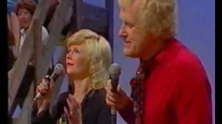 Joe Gordon and Sally Logan sing quotIn The Gloamingquot [upl. by Noteek]