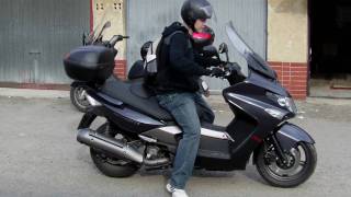 Kymco Xciting 300i  engine start [upl. by Yalahs]