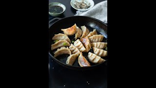 Veggie Gyoza Rezept aus 10 Zutaten Japanische Teigtaschen Gyoza Shorts gyozas Veggie [upl. by Nytram]